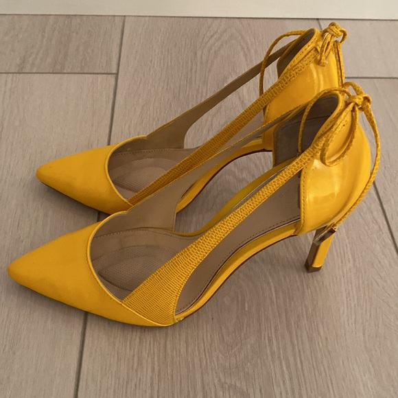 Pre worn Zara Yellow Heels - Picture 5 of 8